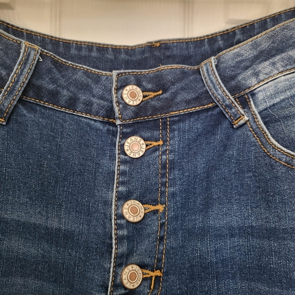 Flare leg distressed jeans - Picture 3 of 6